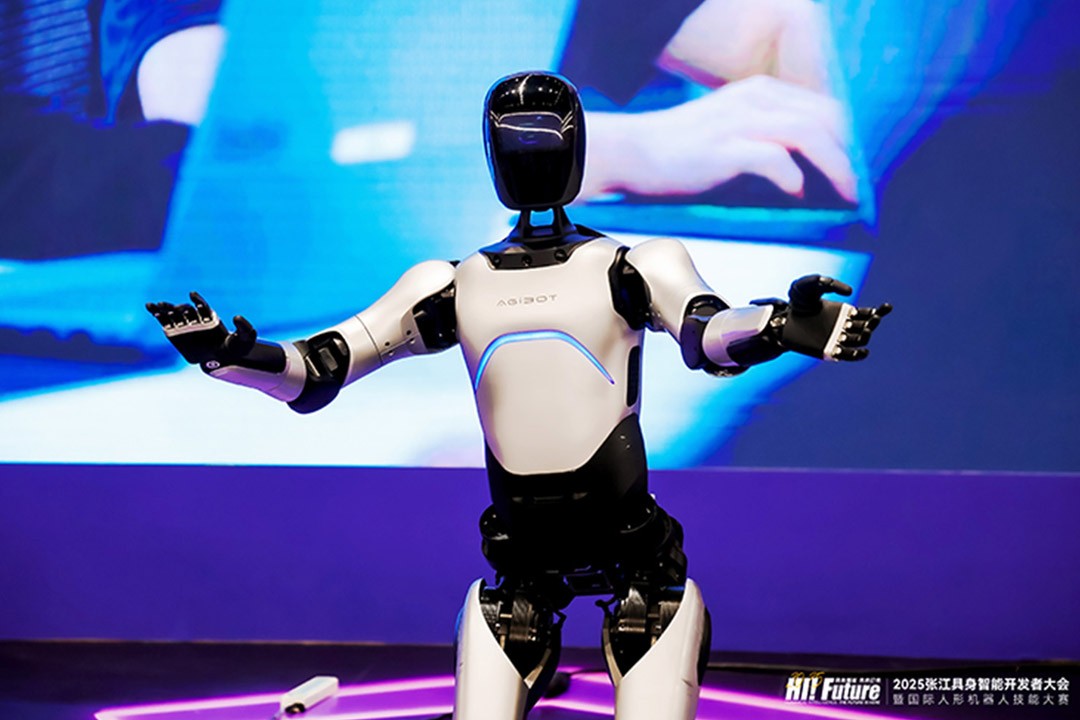 j9集团远征A2成全球首个同时拥有中美欧认证的人形机器人